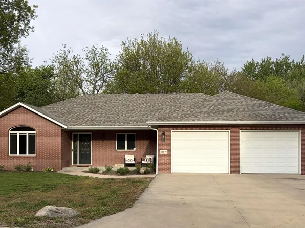 1625 Fir Ave, Crete, NE 68333