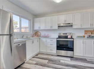 20 Anna Capri Dr #22, Hamilton, ON L8W 1M6