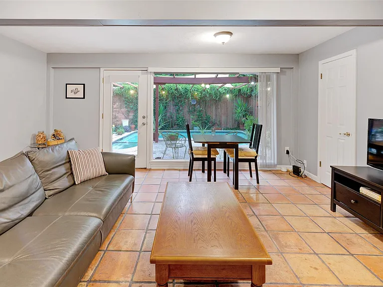 4010 Mandell St — Photo 12