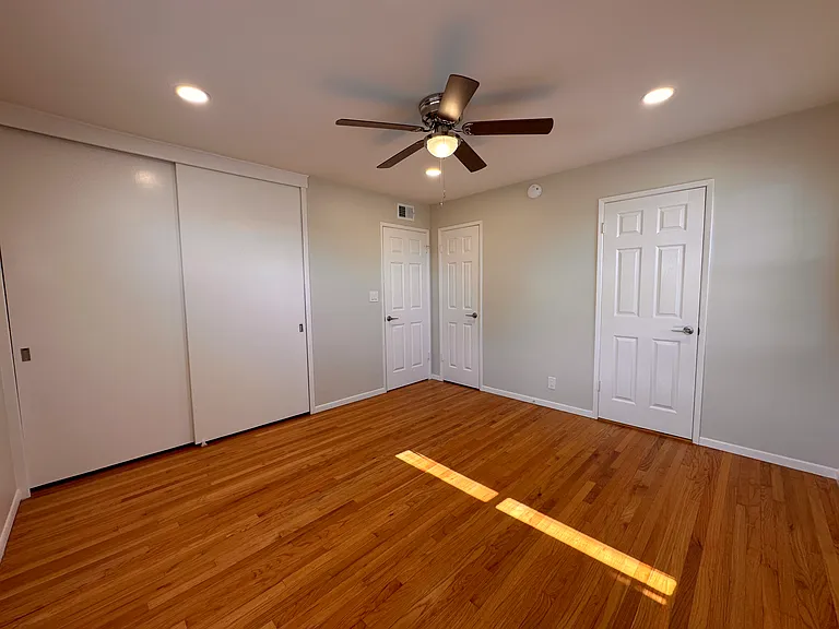 230 Stevens Ave — Photo 16