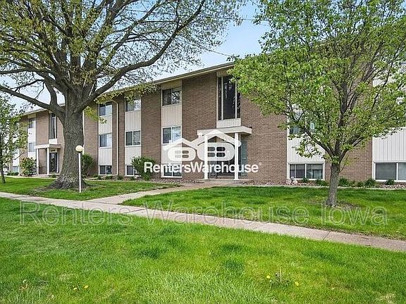 2nd image of 6202 62nd St Unit 4