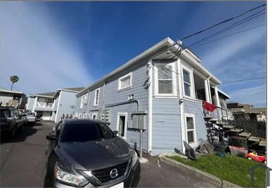 3 bed, 1000 sqft, $3,000 — Photo 2