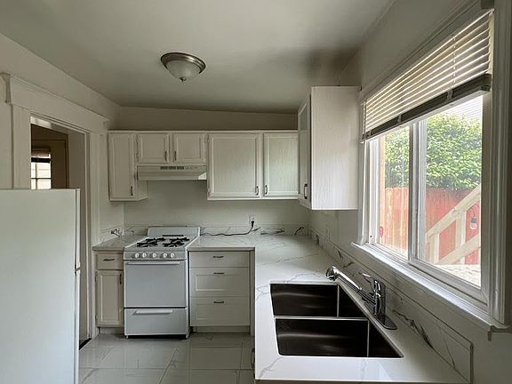 3rd image of 1732 Anza St #2F