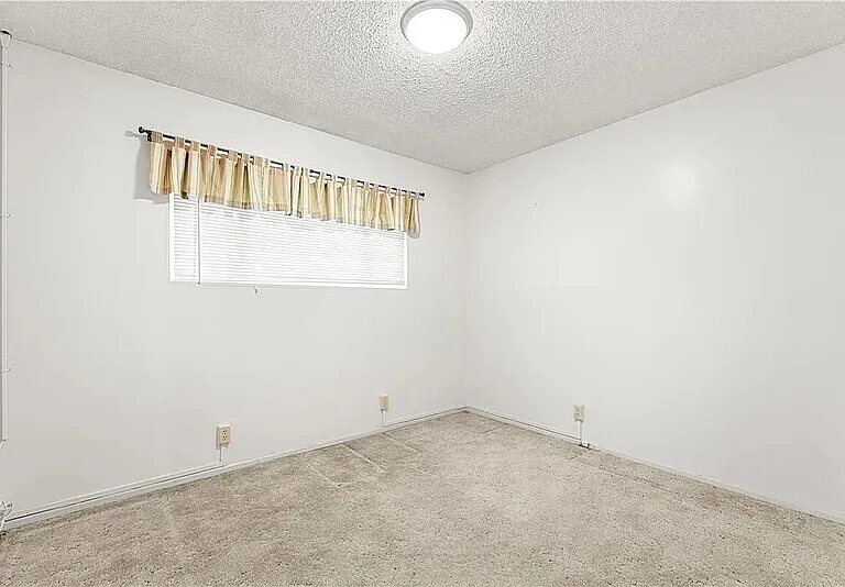 116 E Campus View Dr — Photo 13