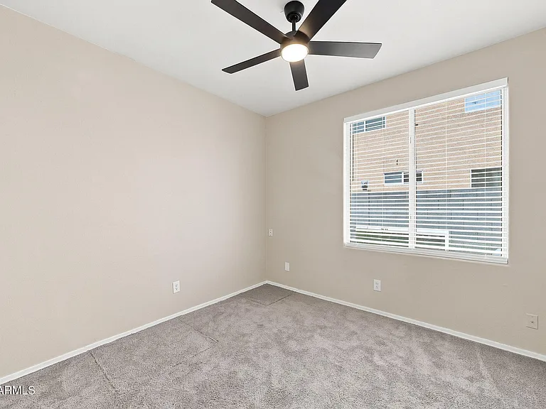1402 E Shannon St — Photo 32