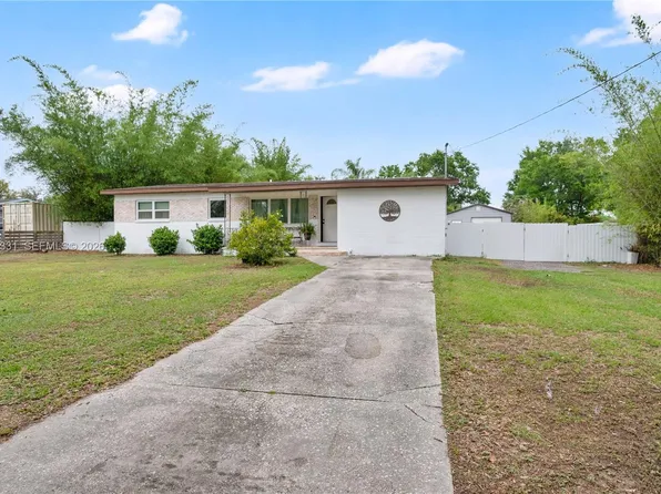 2010 Lee Dr, Valrico, FL 33594