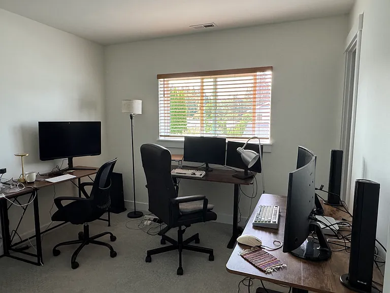 Office / 3rd bedroom