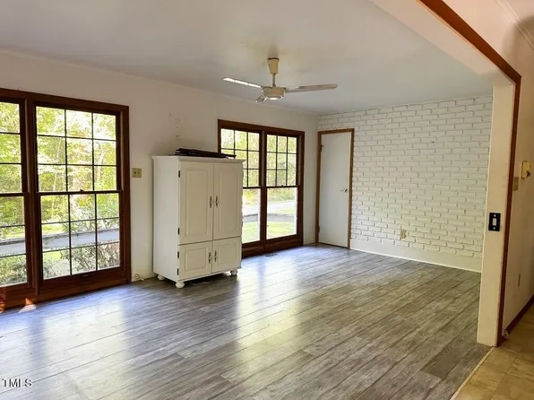 226 Clubhouse Dr, Macon, NC 27551