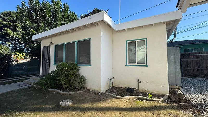 Building Photo - 7948 S Caldwell Ave