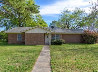 701 E Main St, Pilot Point, TX 76258