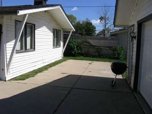 4th image of 21318 Masonic Blvd