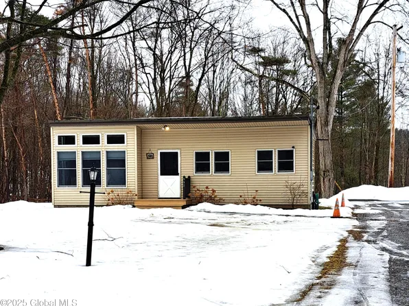 952 County Route 59, Cambridge, NY 12816