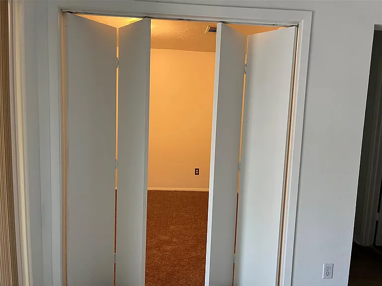 616B Normal Park Dr #B — Photo 10