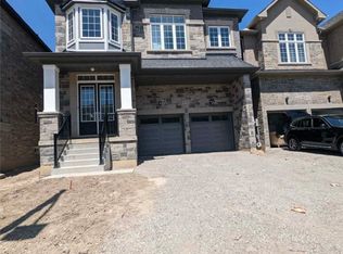 60 Stowmarket St, Caledon, ON L7C4B1