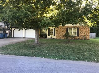 1302 Laura Ln, Marion, IL 62959