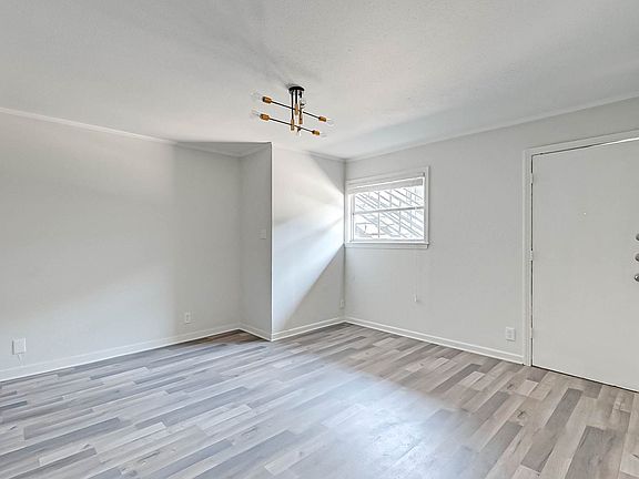 4th image of 2420 McDuffie St APT 3