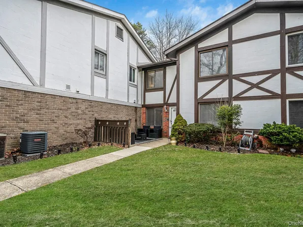 202 Birchwood Road, Medford, NY 11763