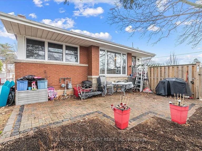9 Grenadier Dr #LOWER — Photo 20