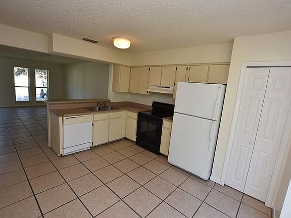 4th image of 744 Zella Ln