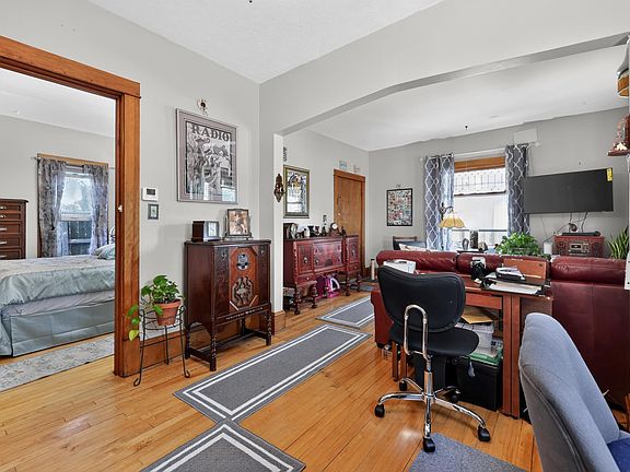 4th image of 6124 4th Ave S