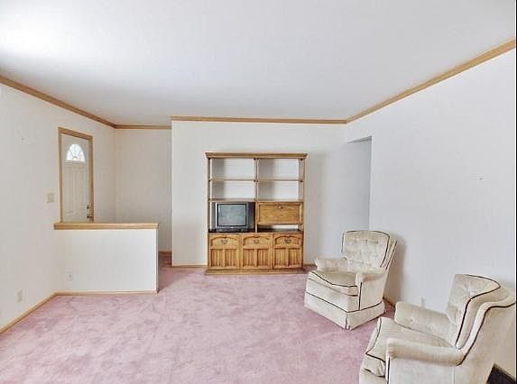 2nd image of 11214 N Meadowbrook Dr