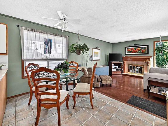 5th image of 155 Strathcona Close SW