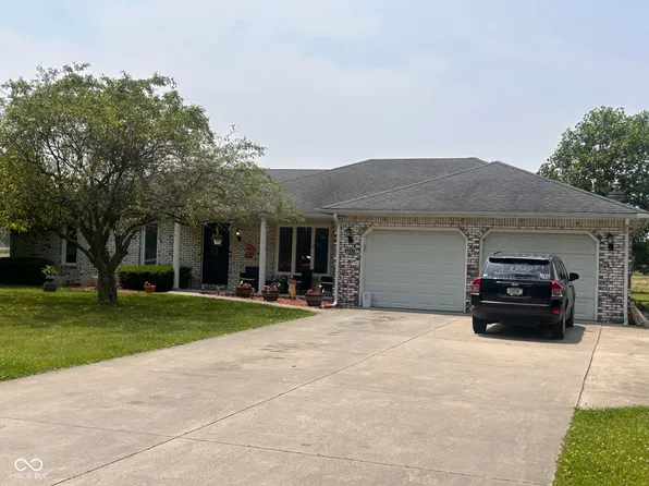2213 Holden Dr, Anderson, IN 46012