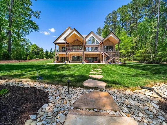 3rd image of 1579 Sunset Pointe Dr