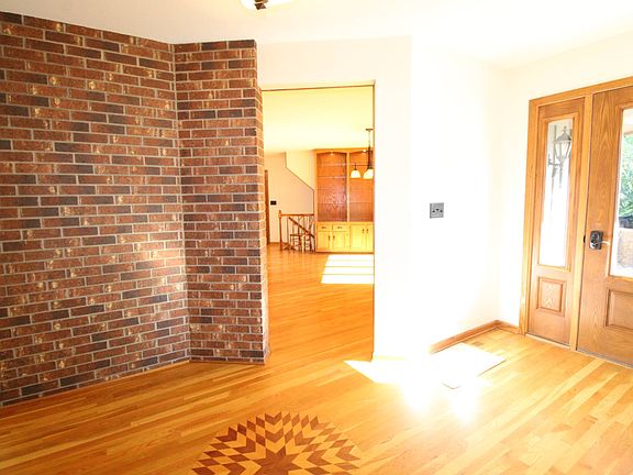 2nd image of 8254 NW Oakwood Dr