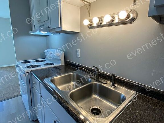 5th image of 2759 Wedge St