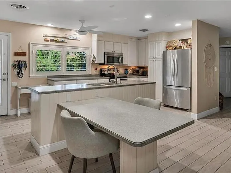 1600 Mandarin Rd — Photo 1