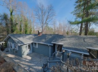 71 Norfolk Ln, Laurel Park, NC 28739