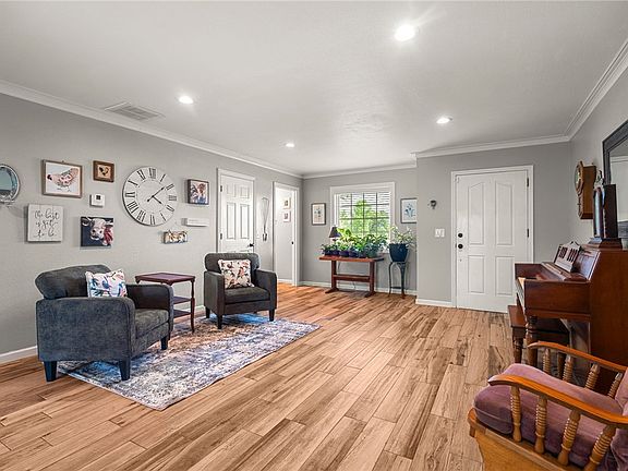 3rd image of 3114 Collum Ln W