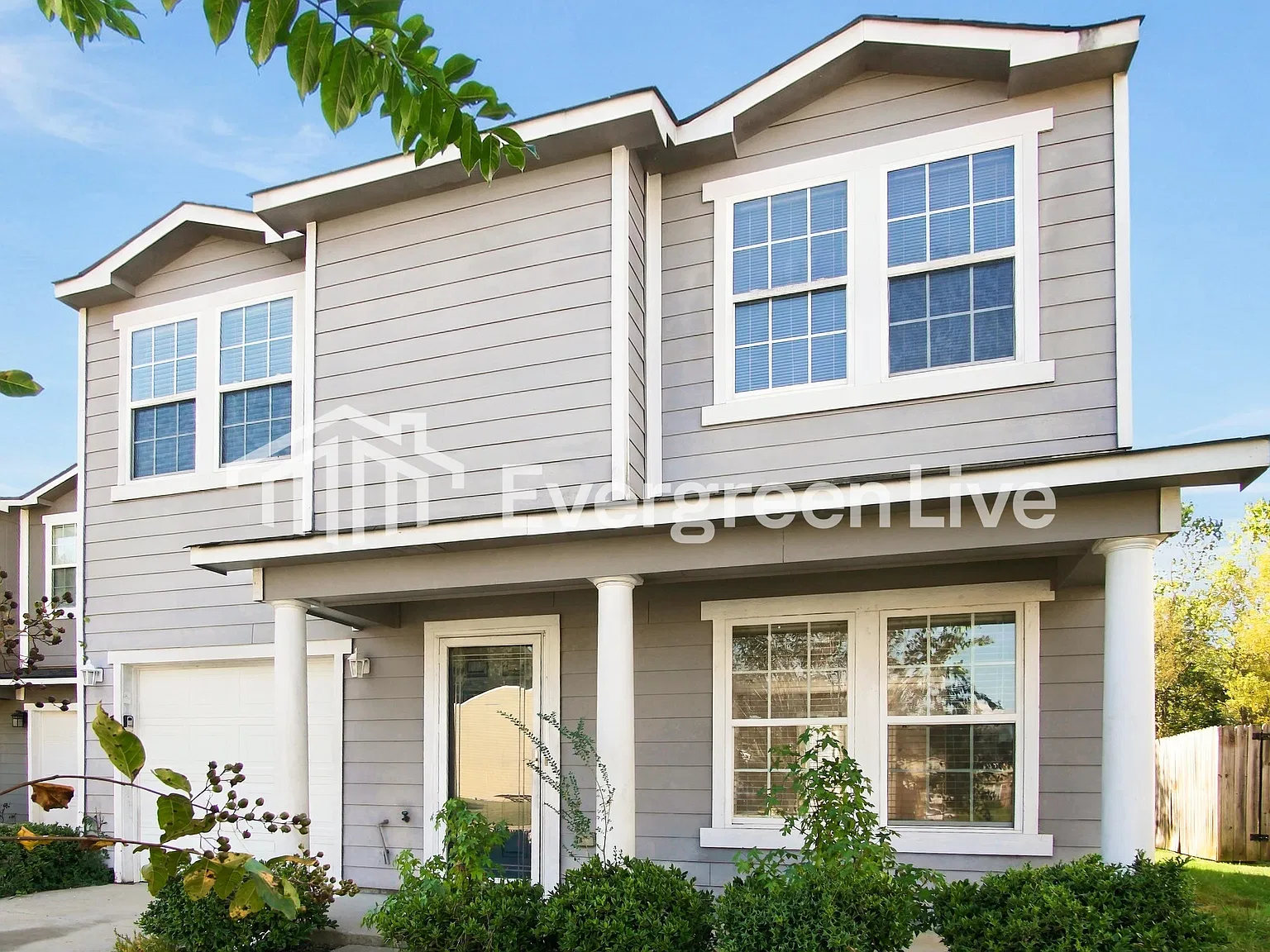 3 bed, 2.5 bath, 1594 sqft, $1,345 — Photo 1