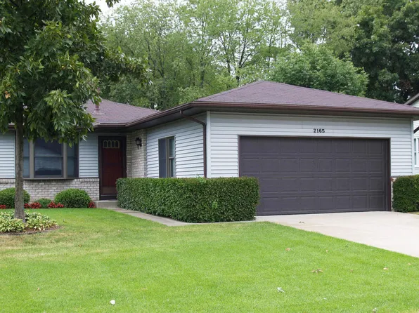 2165 Remington Way NE, Grand Rapids, MI 49505