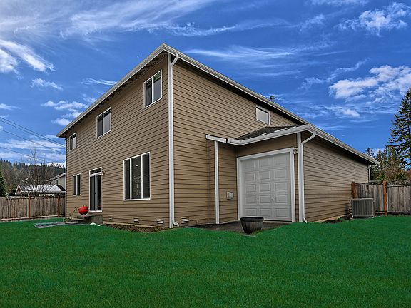 4th image of 911 Hughes Ln