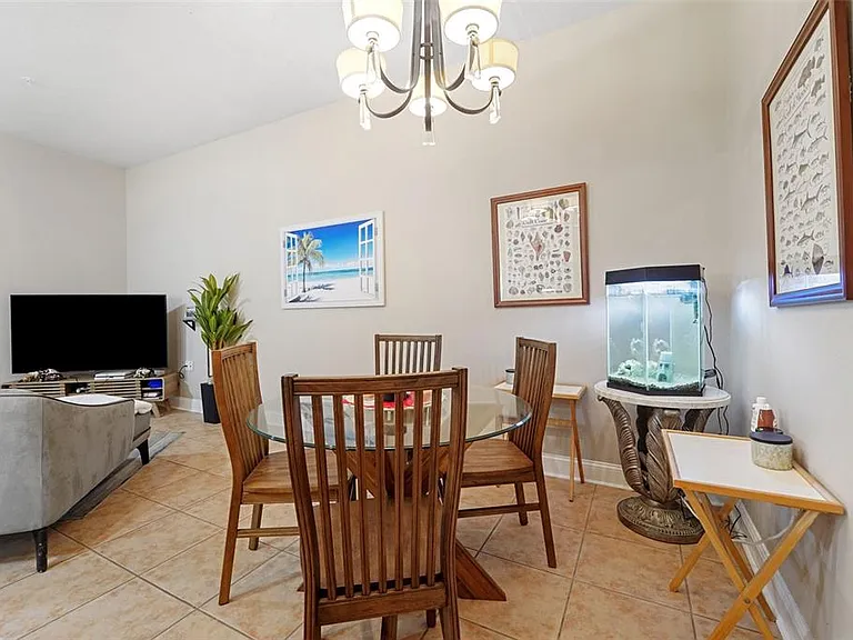 701 Mirror Lake Dr N #120 — Photo 9