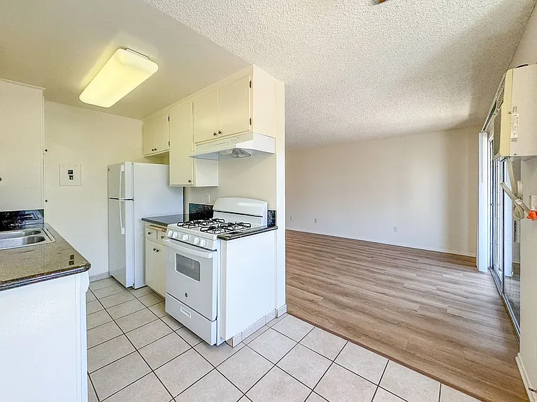 1755 Purdue Ave. — Photo 69