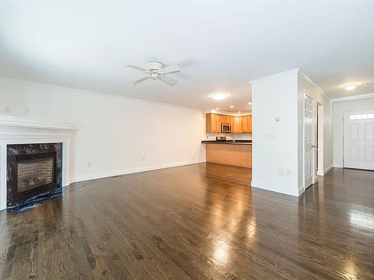 7 Dewey St #2 — Photo 4