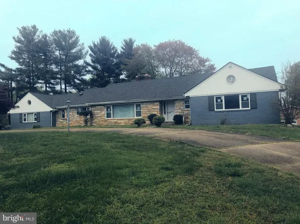 5400 Manchester Dr, Suitland, MD 20746