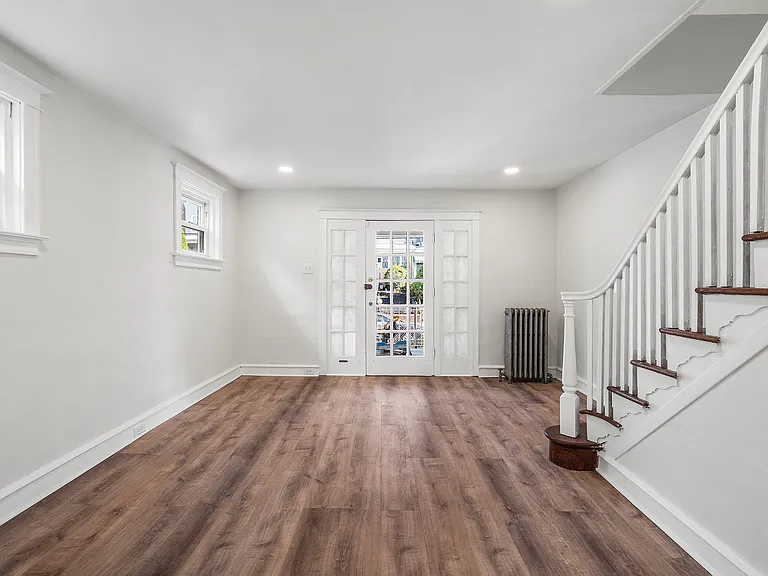 5748 Dunlap St — Photo 7