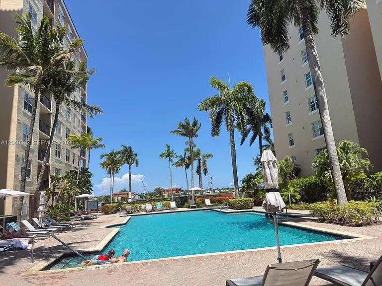 1801 N Flagler Dr #634 — Photo 42