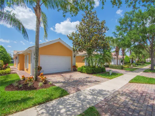 4944 Corsica Sq, Vero Beach, FL 32967