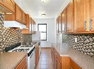 36-15 165th St #2, Flushing, NY 11358