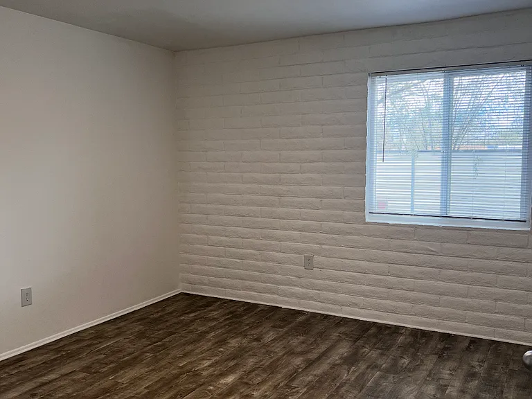 2415 N Columbus Blvd #3 — Photo 5