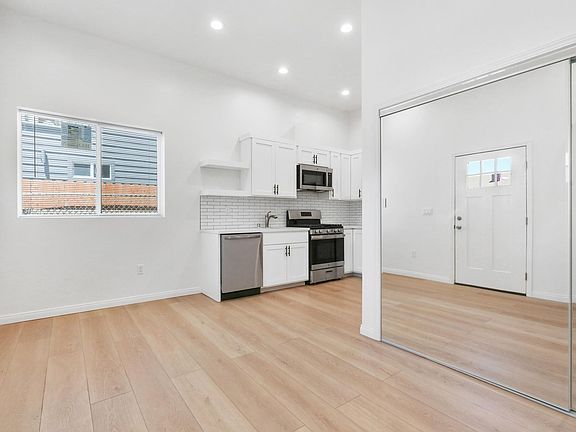 3rd image of 451 Normandie Pl Unit 8