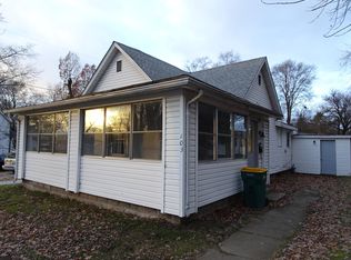 103 W Lake St, Knox, IN 46534