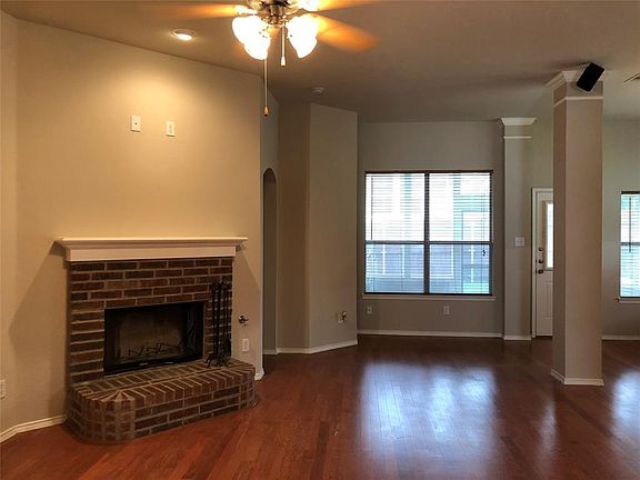 4th image of 5012 Pinellas Ave