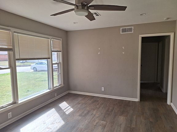 2nd image of 1601 N Sterling Ave