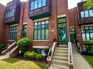 7746 Lincoln Ave, Skokie, IL
